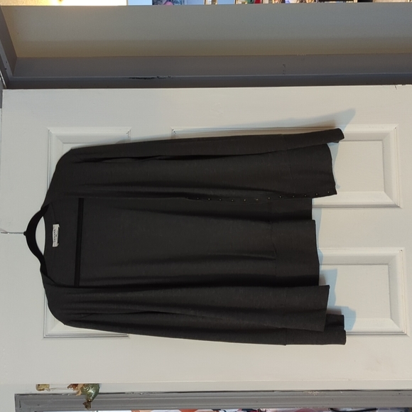 Woman's Grey Cardigan - Picture 1 of 3